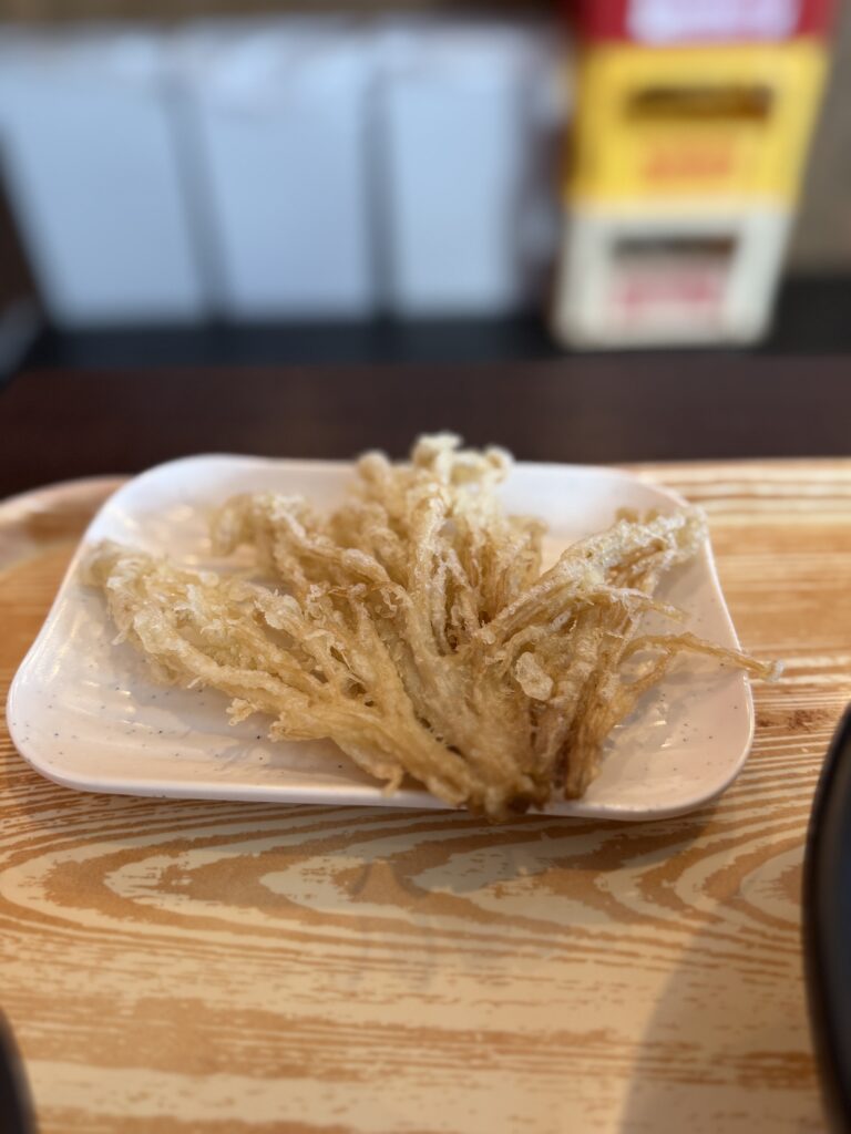 新高島平の立ち食い蕎麦TGS622 トッピングのエノキ天ぷら